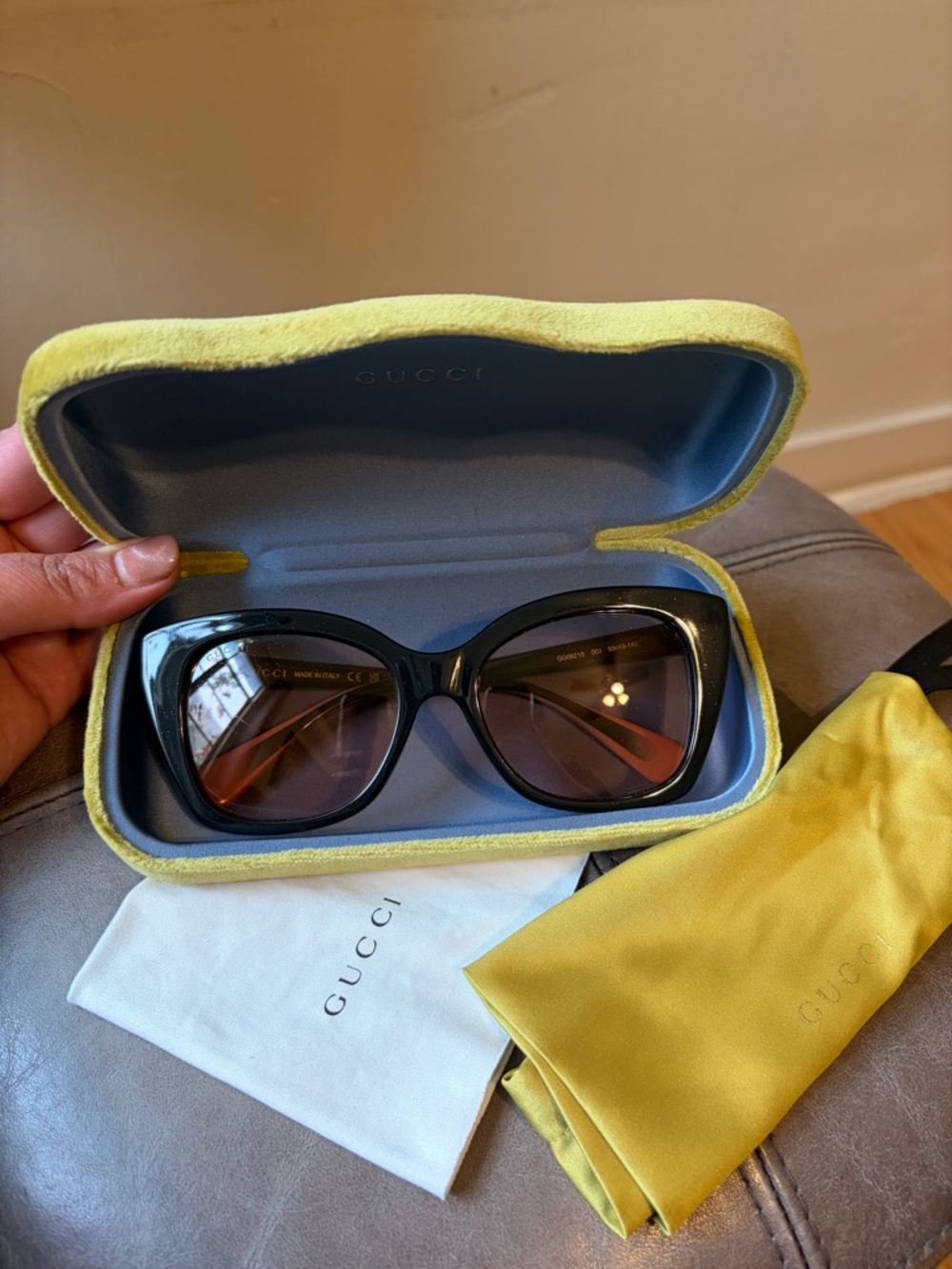 Gucci Black Cat-Eye Sunglasses with Brown Gradient Lenses - Picture 5 of 8